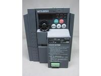 三菱電機 FR-E720-1.5K その他工具・機器周辺機器関連 N10663 の画像