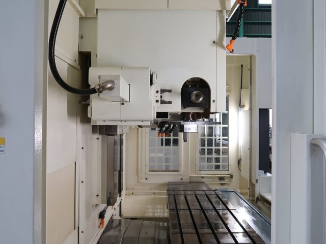 KITAMURA MACHINERY Mycenter-4XiF Vertical Machining Center Image 18