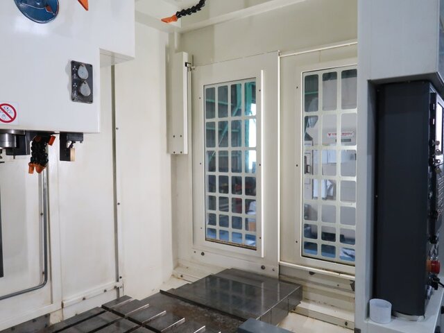 KITAMURA MACHINERY Mycenter-4XiF Vertical Machining Center Image 21