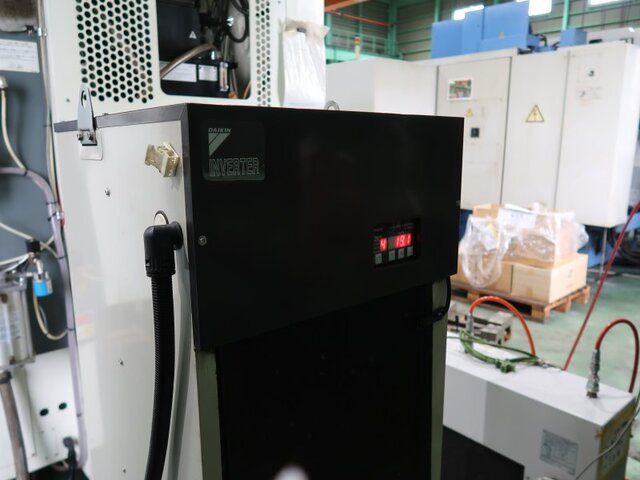 KITAMURA MACHINERY Mycenter-4XiF Vertical Machining Center Image 32