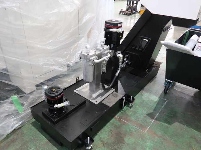 DMG MORI CMX1100V Vertical Machining Center Image 11