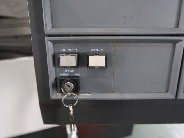オークマ GENOS M560-V 立型マシニングセンタ の画像 10枚目