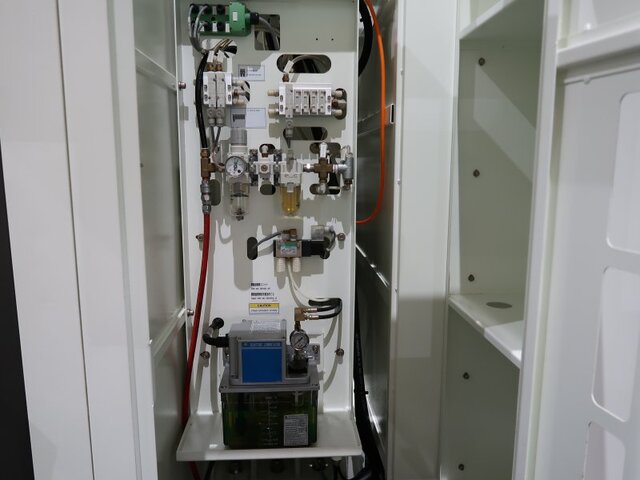 KITAMURA MACHINERY Mycenter-4XiD Vertical Machining Center Image 33
