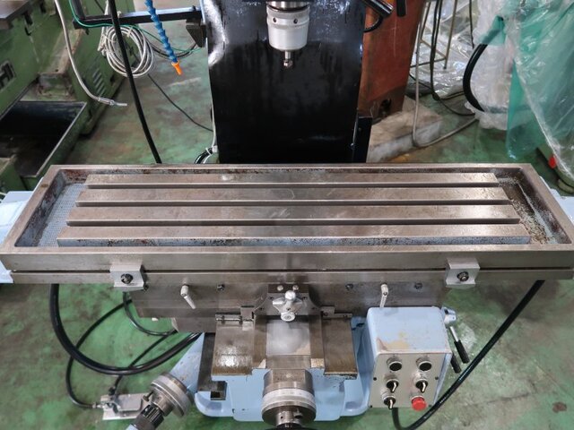 Iwashita NK-1R Vertical Milling Machine Image 12