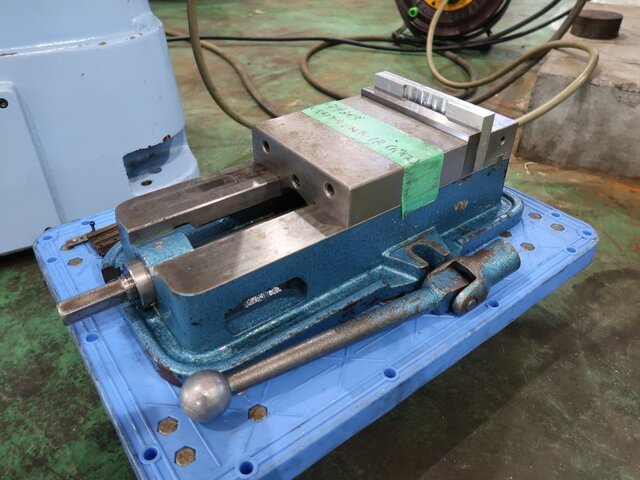 Iwashita NK-1R Vertical Milling Machine Image 33