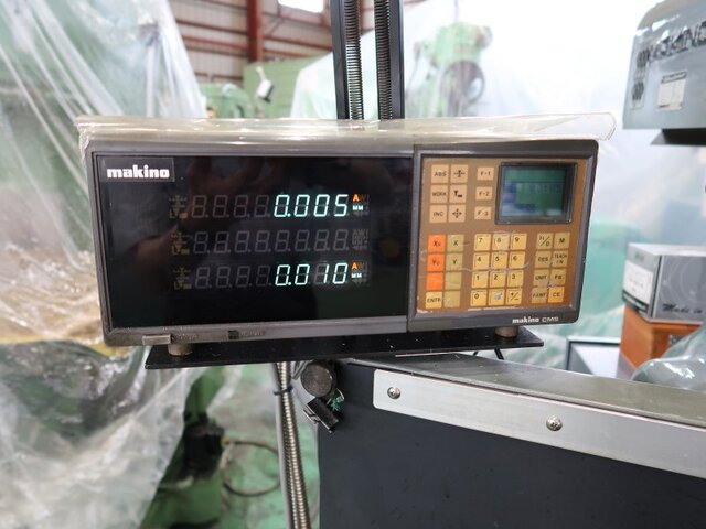 MAKINO KGJP-55 Vertical Milling Machine Image 14