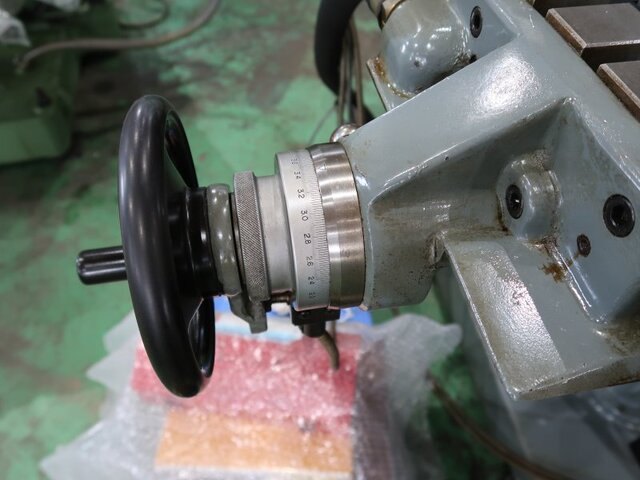 MAKINO KGJP-55 Vertical Milling Machine Image 15