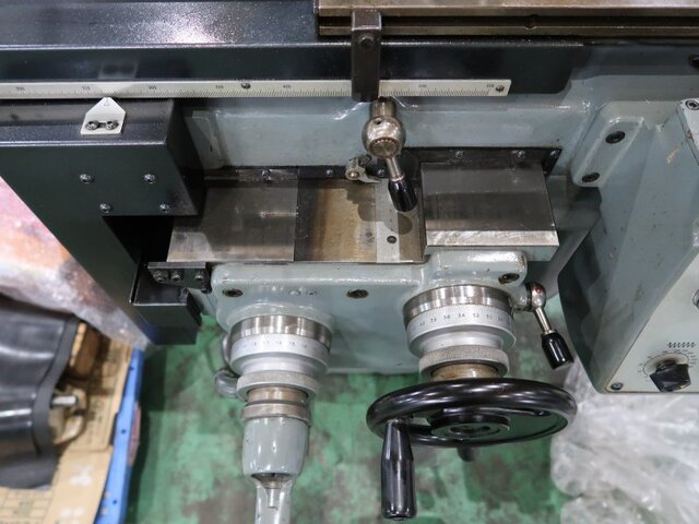 MAKINO KGJP-55 Vertical Milling Machine Image 18