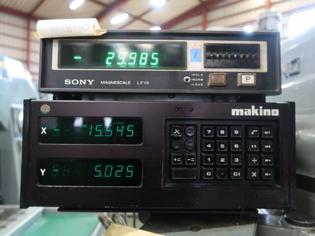 MAKINO KJP Vertical Milling Machine Image 6