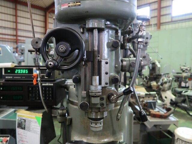 MAKINO KJP Vertical Milling Machine Image 11