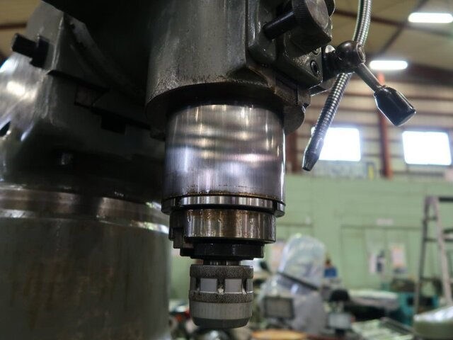 MAKINO KJP Vertical Milling Machine Image 14