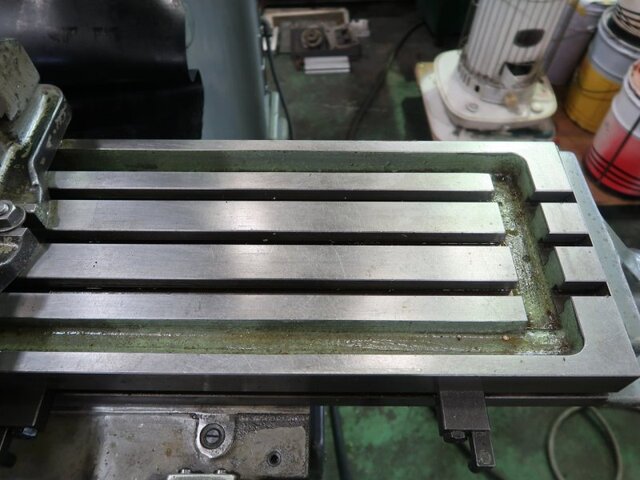 MAKINO KJP Vertical Milling Machine Image 15