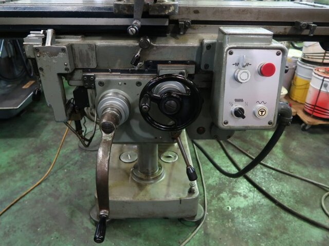 MAKINO KJP Vertical Milling Machine Image 16