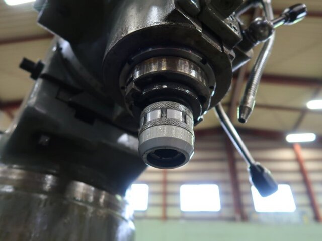 MAKINO KJP Vertical Milling Machine Image 17