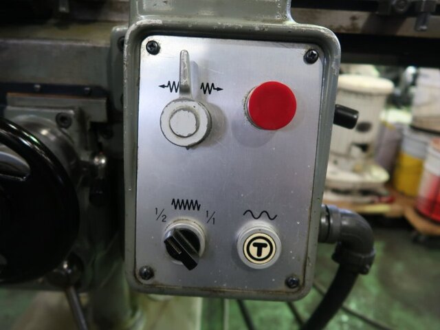 MAKINO KJP Vertical Milling Machine Image 21