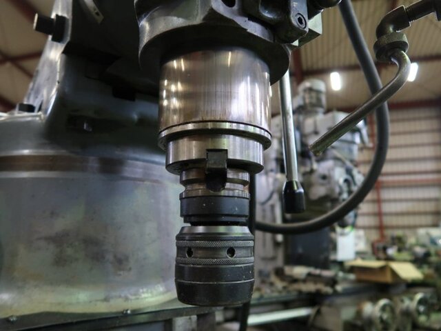 MAKINO KSJP Vertical Milling Machine Image 11