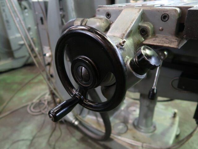 MAKINO KSJP Vertical Milling Machine Image 14