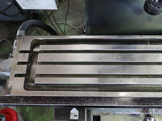 MAKINO KSJP Vertical Milling Machine Image 16