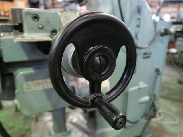 MAKINO KSJP Vertical Milling Machine Image 17