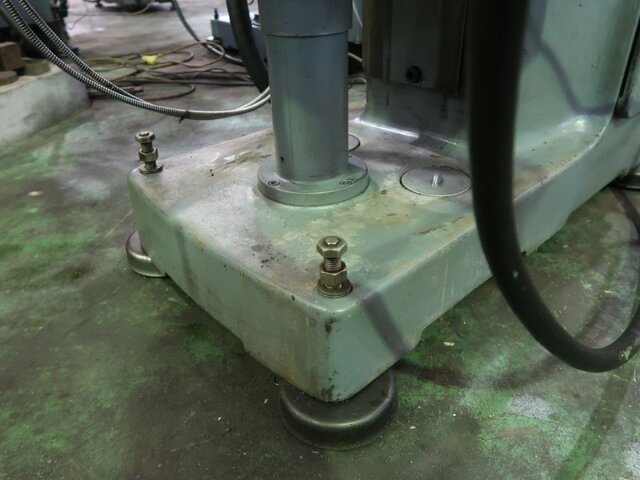 MAKINO KSJP Vertical Milling Machine Image 24