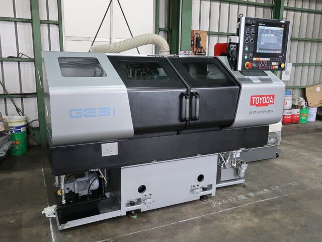 豊田工機 GE3Pi-25 NC円筒研削盤 の画像 1枚目