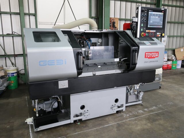 豊田工機 GE3Pi-25 NC円筒研削盤 の画像 2枚目