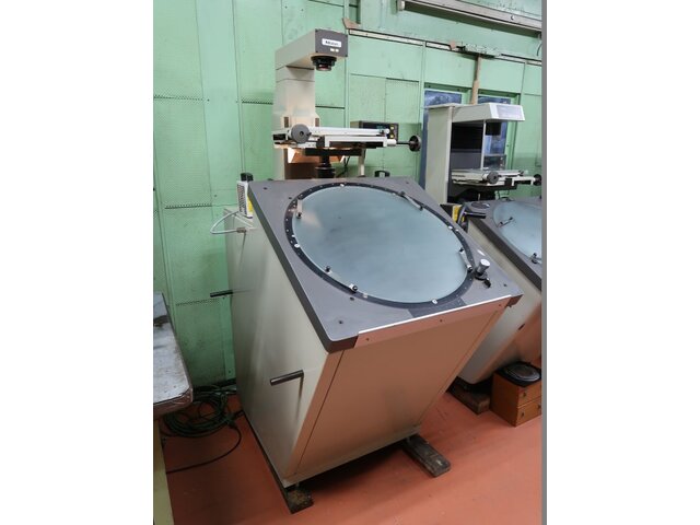 Mitutoyo PV-600A Projector Image 2