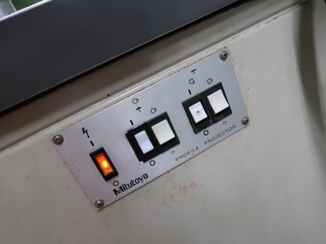 Mitutoyo PV-600A Projector Image 19