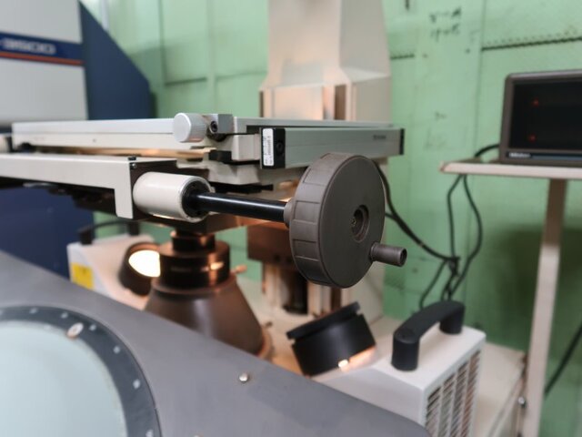 Mitutoyo PV-600A Projector Image 20