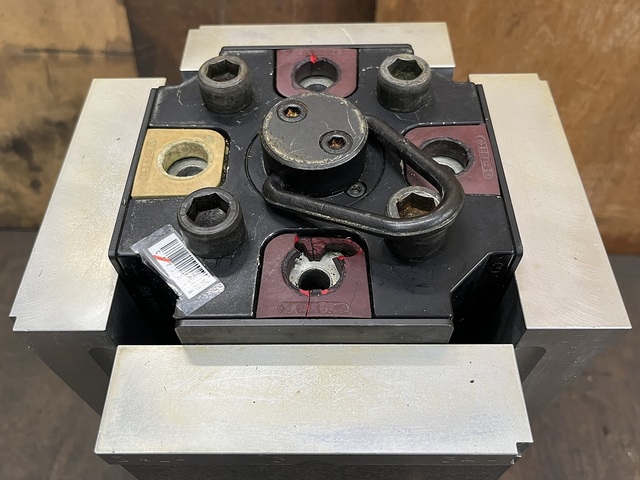 CHICK 5ML1040-41 Vice Image 2