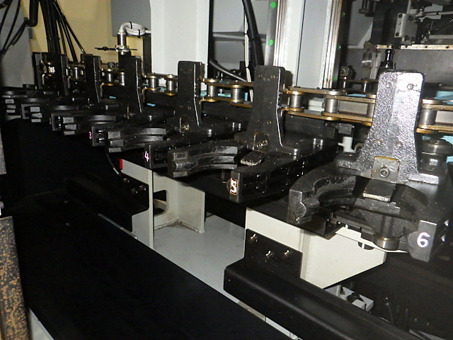 MAKINO V77L Vertical Machining Center Image 6