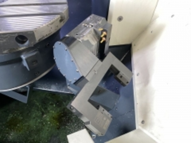 DMG MORI DMU40 evo 5Axis Machining Center Image 7