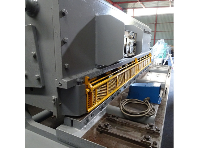 Komatsu C6X2550 Shearing Machine Image 2