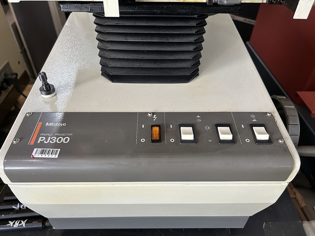 ミツトヨ PJ-300 投影機 の画像 4枚目