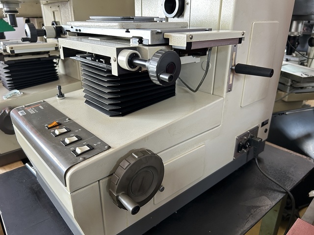 ミツトヨ PJ-300 投影機 の画像 5枚目