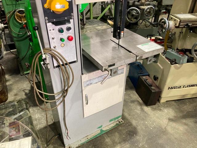 LUXO LE-300 Band Saw Image 4