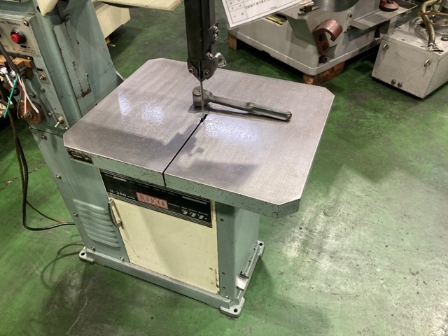 LUXO U-300 Band Saw Image 2