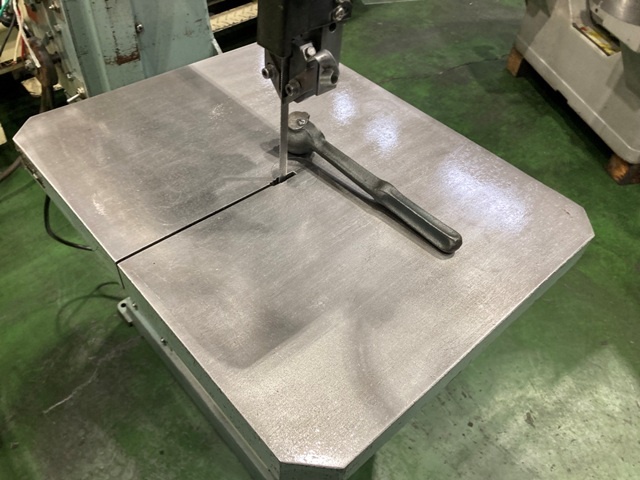 LUXO U-300 Band Saw Image 7