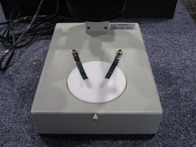 CARTON SCW-20L Microscope Image 3