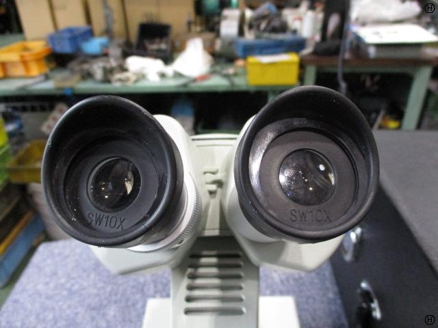 CARTON SCW-20L Microscope Image 2