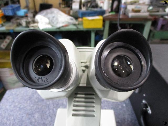 CARTON SCW-20L Microscope Image 2