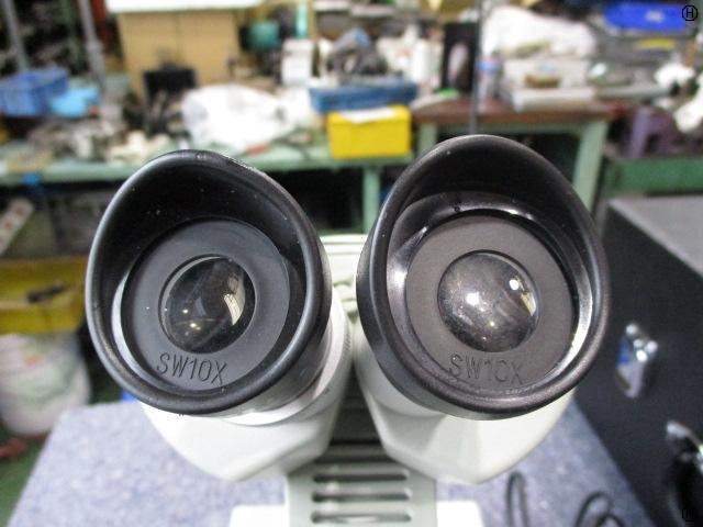 CARTON SCW-20L Microscope Image 2