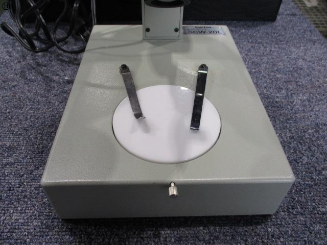 CARTON SCW-20L Microscope Image 3