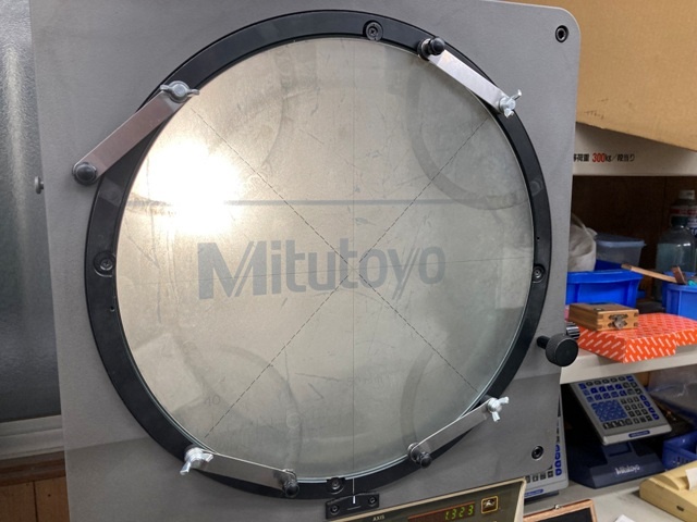 ミツトヨ PJ-3005D-50 投影機 の画像 1枚目