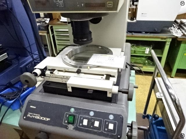 Mitutoyo PJ-H3000F Projector Image 2