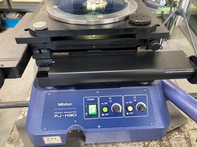 ミツトヨ PJ-H30A1010B 投影機 の画像 2枚目