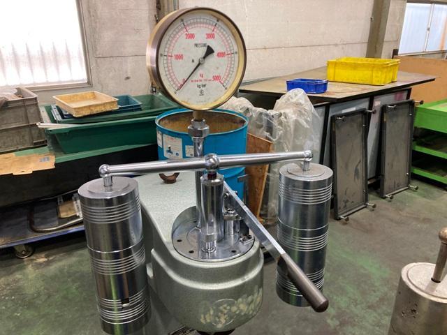 島津製作所 HB 試験機 の画像 1枚目
