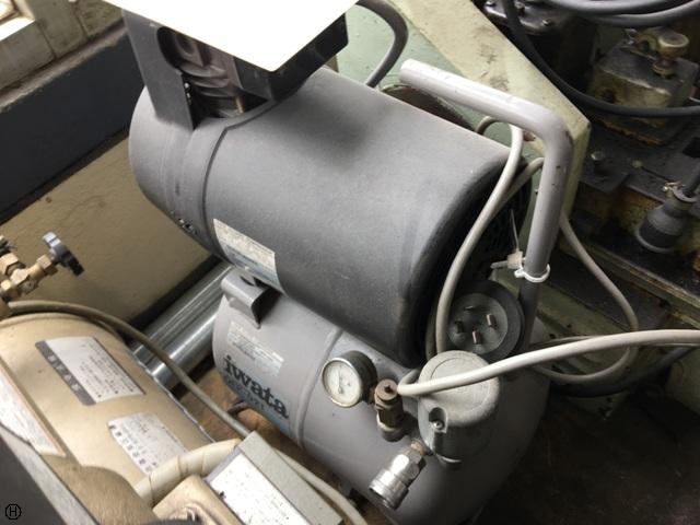 アネスト岩田 OFP-02T コンプレッサー の画像 1枚目