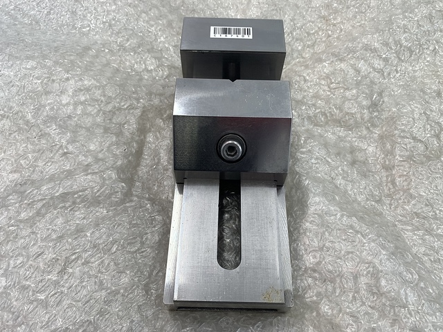 HIKARI SEIKI HLE-100 Vice Image 4