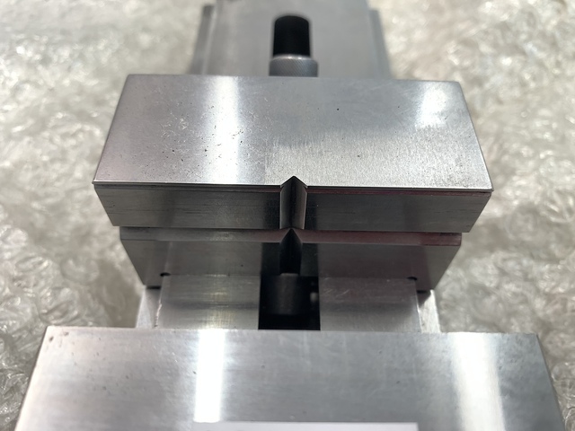 HIKARI SEIKI HLE-100 Vice Image 6